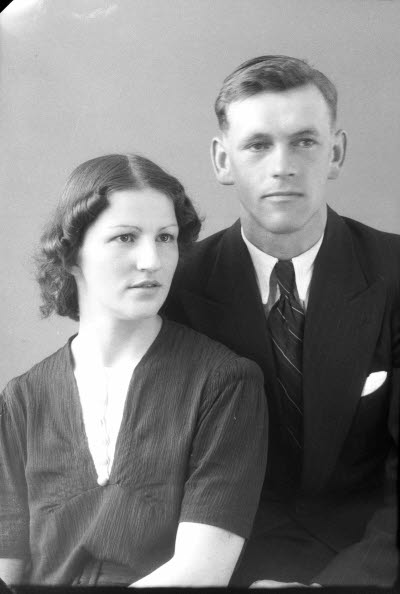 Porträtt av ett par. Ateljefoto.