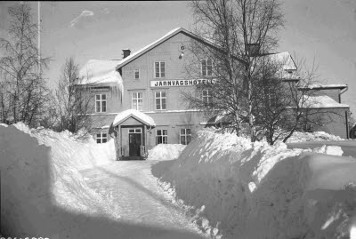 Järnvägshotellet; vinermotiv.