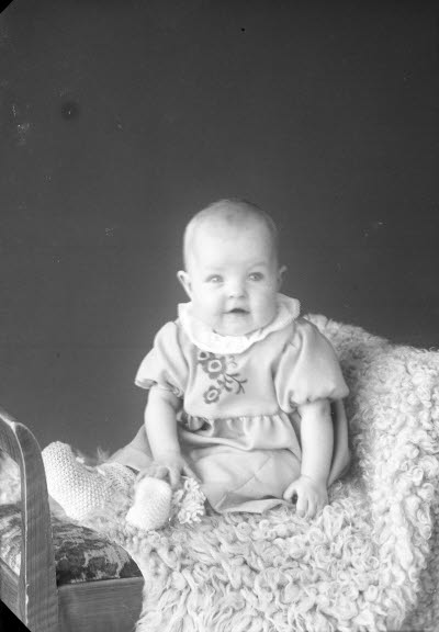 Porträtt av ett barn. Ateljefoto.