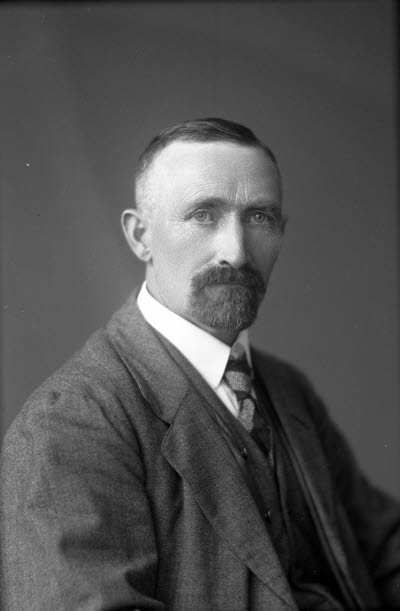 Porträtt av en herre. Ateljefoto.