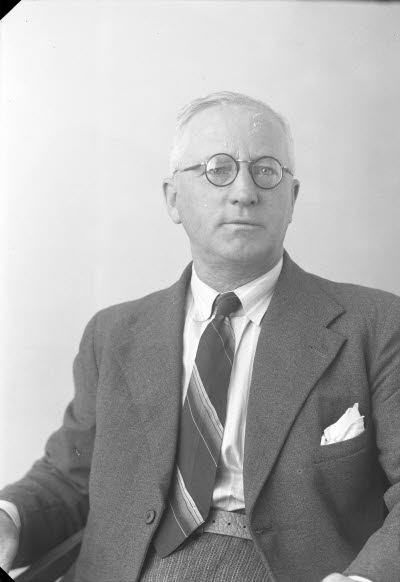 Porträtt av en herre. Ateljefoto.