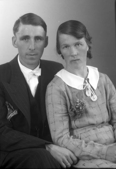 Porträtt av ett par. Ateljefoto.