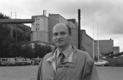 Vitåfors industriområde. En herre.