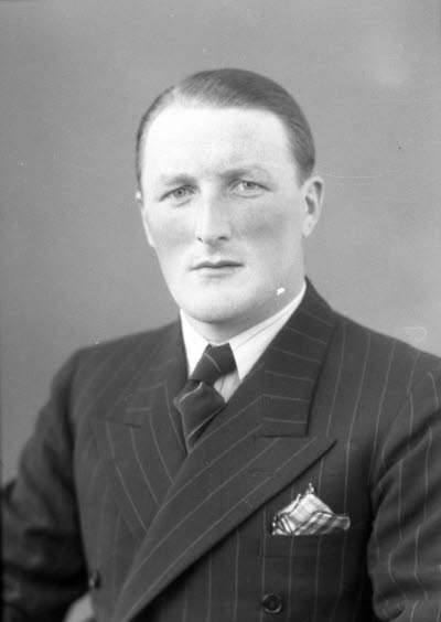 Porträtt av en herre. Ateljefoto.