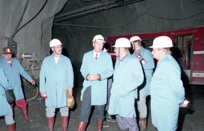 Näringsminister Per Westerberg på besök hos LKAB i Malmberget 1994-08-16.