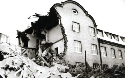Kommunalhemmet under rivning. Kommunalhemmet på Forsgatan i Gällivare byggdes 1909-1910 av arkitekt Nils Nordén.