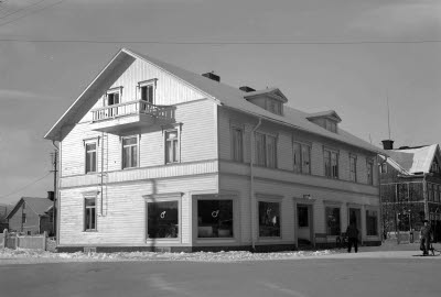 Storgatan Gällivare. Carms fastighet; före detta Telegraf och bolagshotell, flyttad från Malmberget.