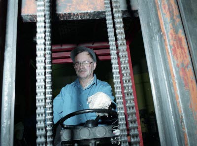 Bosse Eriksson, truckförare på mekaniskaverkstan 1994-04-19.