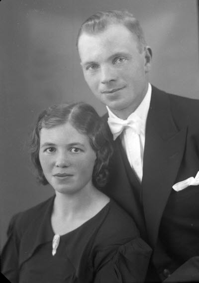 Porträtt av ett par. Ateljefoto.