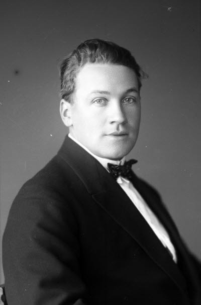 Porträtt av en herre. Ateljefoto.