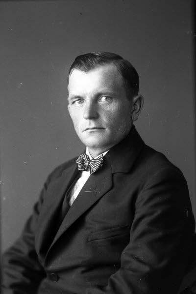 Porträtt av en herre. Ateljefoto.