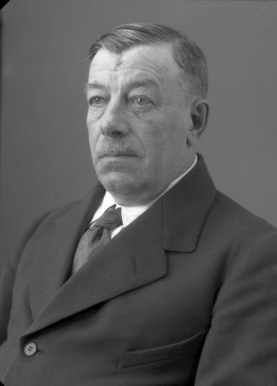 Porträtt av en herre. Ateljefoto.