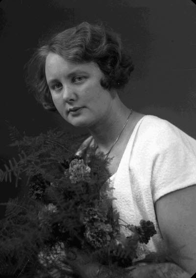 Porträtt av en brud. Ateljefoto.