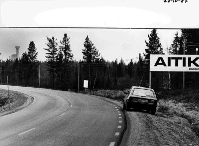 E 10.an Gällivare. Vägskylt AITIK; Boliden. Personbil.