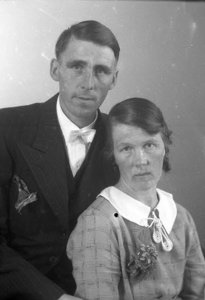 Porträtt av ett par. Ateljefoto.