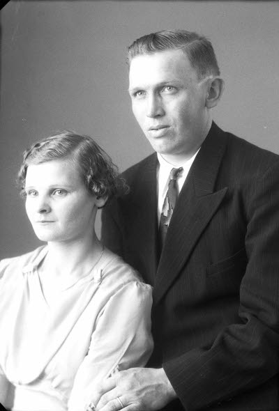 Porträtt av ett par. Ateljefoto.