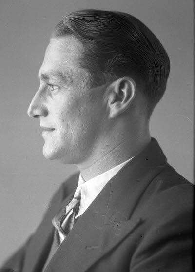 Porträtt av en herre. Ateljefoto.