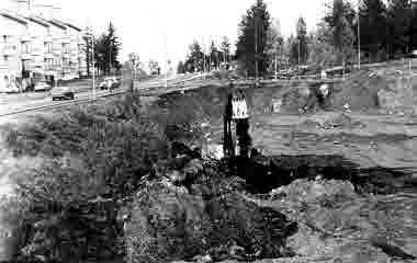 Parkgatan; Parkgatsleden, Gällivare, under omläggning. Urschaktning; grävning. 
