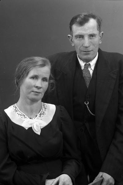 Porträtt av ett par; en herre och en dam.