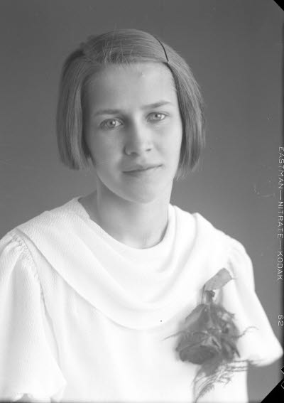 Porträtt av en flicka. Ateljefoto.