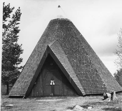 Kaitumkapellet; Kaitum kapell, Kaitum,Gällivare. Kapellet byggdes 1964 på initiativ av Anders Labba, för att hedra Dag Hammarskjöld. 