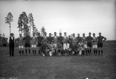 Idrott. Sport. Fotbollslag; oidentifierade.