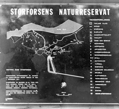 Informationstavla; orienteringstavla, Storforsens naturreservat. Storforsen, Piteälven, Älvsbyns kommun.