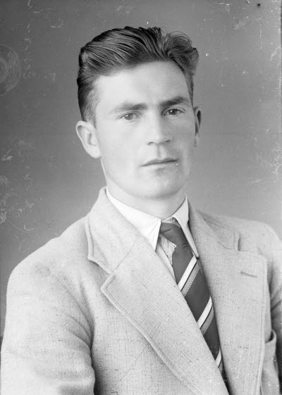 Porträtt av en herre. Ateljefoto. 