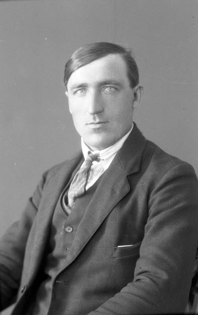 Porträtt av en herre. Ateljefoto.