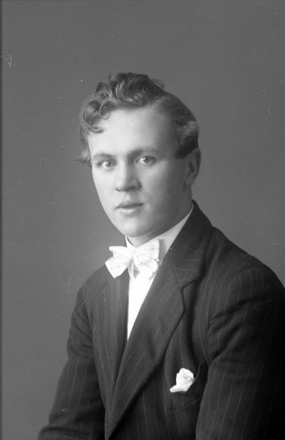 Porträtt av en herre. Ateljefoto.