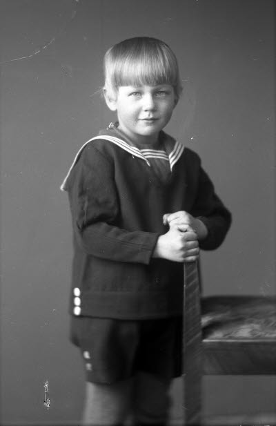 Porträtt av ett barn. Ateljefoto.