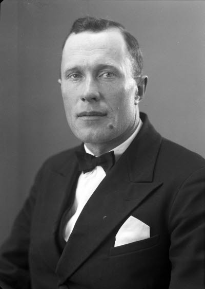 Porträtt av en herre. Ateljefoto.