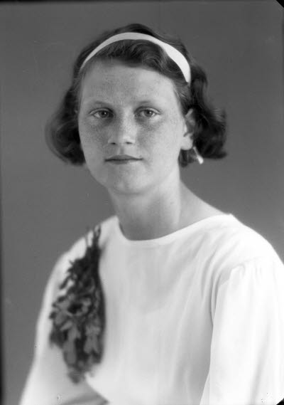 Porträtt av en flicka. Ateljefoto.