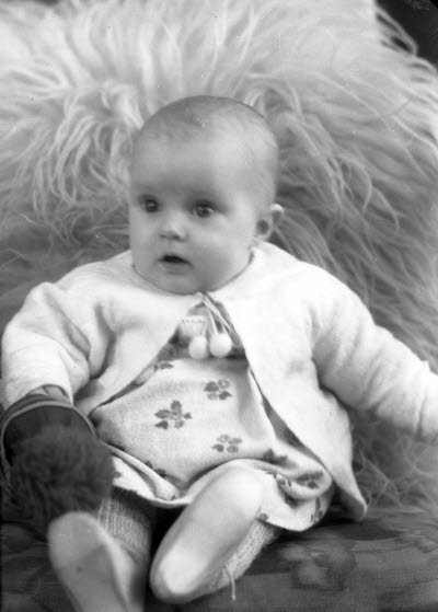 Porträtt av ett barn. Ateljefoto.