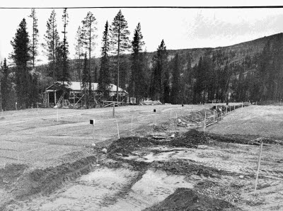 Byggnad; klubbstuga? Dundret?