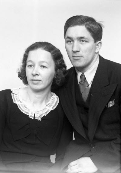 Porträtt av ett par. Ateljefoto.