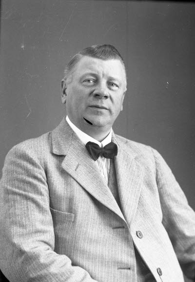 Porträtt av en herre. Ateljefoto.