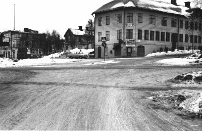 Ruths Papper, korsningen Köpmangatan/Johannesgatan/Gällivarevägen. Malmberget.