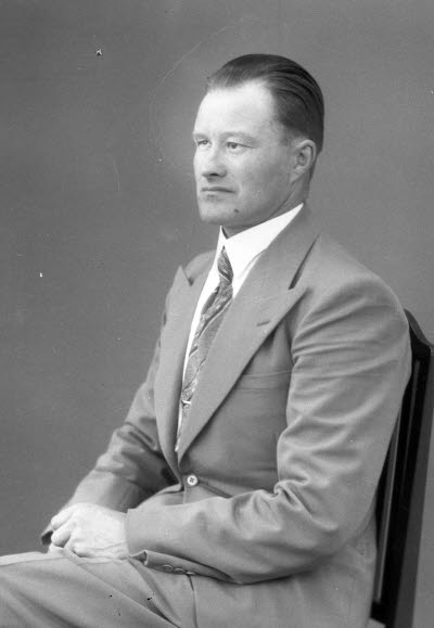 Porträtt av en herre. Ateljefoto.