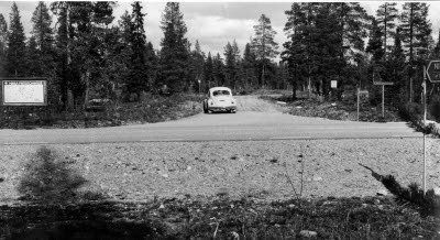 Nattavaaravägen. Väg/infart till Nirra Fritidsområde.