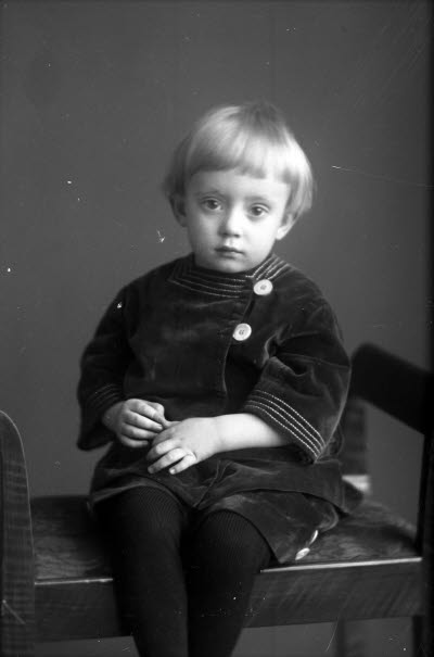 Porträtt av ett barn. Ateljefoto