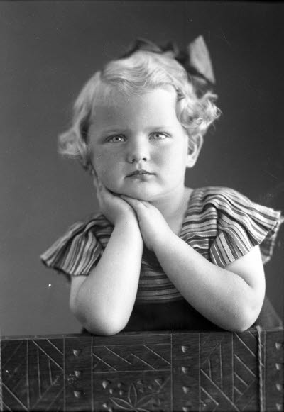 Porträtt av ett barn, en flicka.