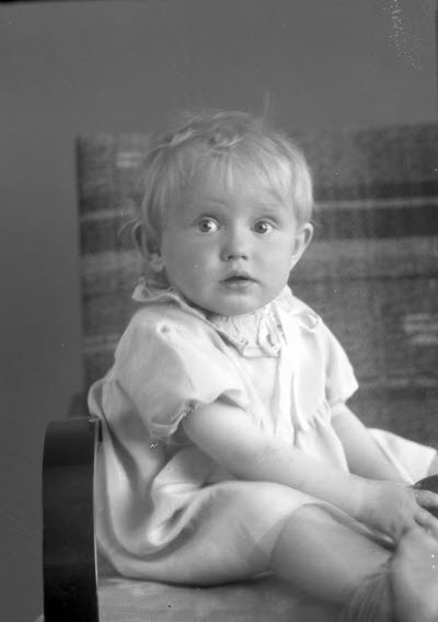 Porträtt av ett barn. Ateljefoto.