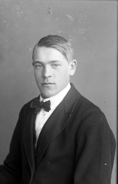 Porträtt av en herre. Ateljefoto.