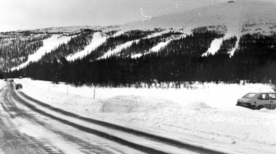 Dundretvägen; väg till Dundret, Gällivare. Bil. Bilväg.