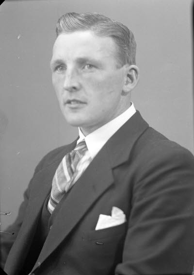 Porträtt av en herre. Ateljefoto.