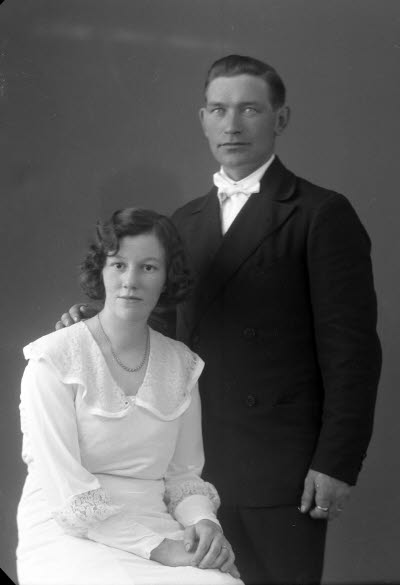 Porträtt av ett par. Ateljefoto.