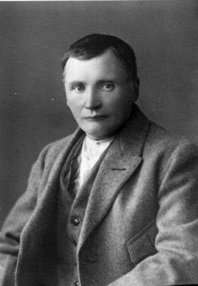 Porträtt av en herre. Ateljefoto.