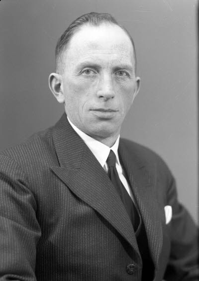 Porträtt av en herre. Ateljefoto.