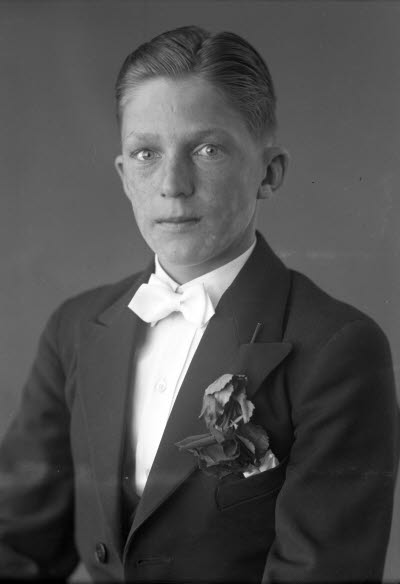 Porträtt av en ung herre. Ateljefoto.